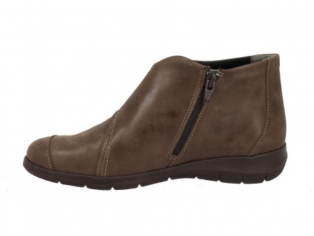 Boots 6647 Brown